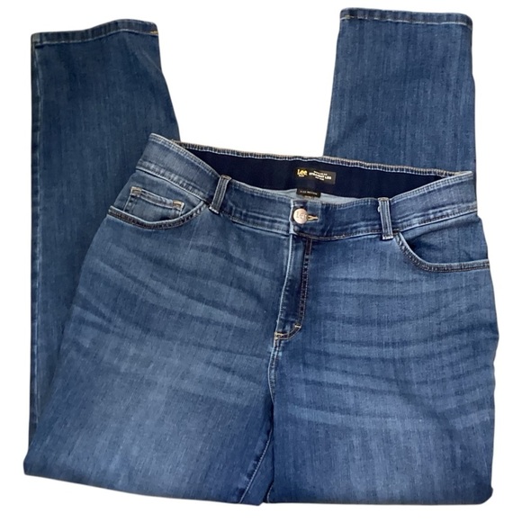 Lee Plus Size Regular Fit Straight Leg Mid Rise Flex Motion Jeans Medium Wash - Picture 12 of 12